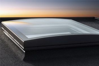 Velux gebogen glas koepel met hoge isolatie waarde en 3 laags HR++ glas dagmaat 120x120 cm.