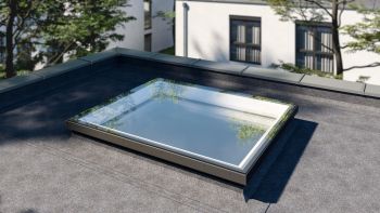 VELUX platdakraam 150x120 cm met dubbel of triple veiligheidsglas.