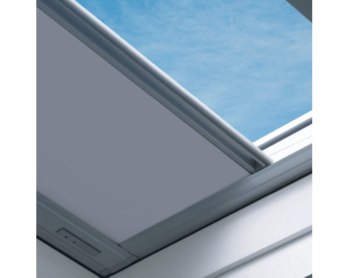 Fakro elektrisch Z-wave verduisterend rolgordijn voor Fakro platdakraam 90x120 cm
