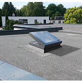 Intura platdakraam triple glas elektrisch bediend voor ventilatie 70x70 cm.