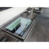 Intura platdakraam met zonwerend HR+++ triple glas 80x80 cm.
